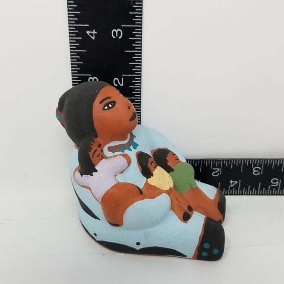 Acoma Storyteller Doll Three Children Native American Pottery Figurine Signed - Picture 13 of 16